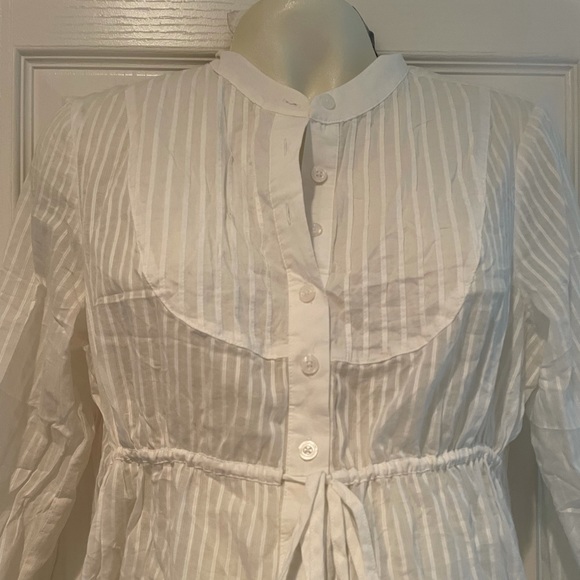 Old navy maternity white blouse medium NWT - Picture 2 of 3